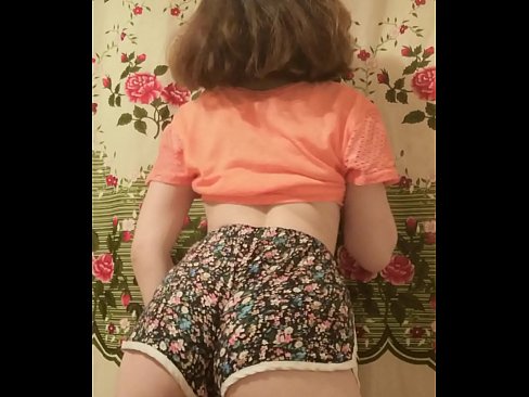 ❤️ Seksuali jauna mažylė nusimeta šortus prieš kamerą ☑ Dulkinimasis prie mūsų ❌️